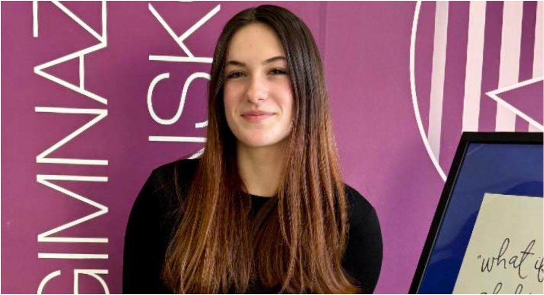 Maja Cmrečnjak iz Gimnazije Josipa Slavenskog Čakovec ušla među 15 finalista projekta „Igram, pišem, lajkam“ BeFunky collage 2026 01 13T222409.909