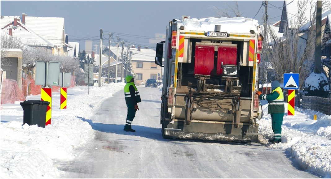 Ostavite jelke uz crnu kantu na dan redovnog odvoza komunalnog otpada! To važi do kraja siječnja! BeFunky collage 2026 01 16T095431.203