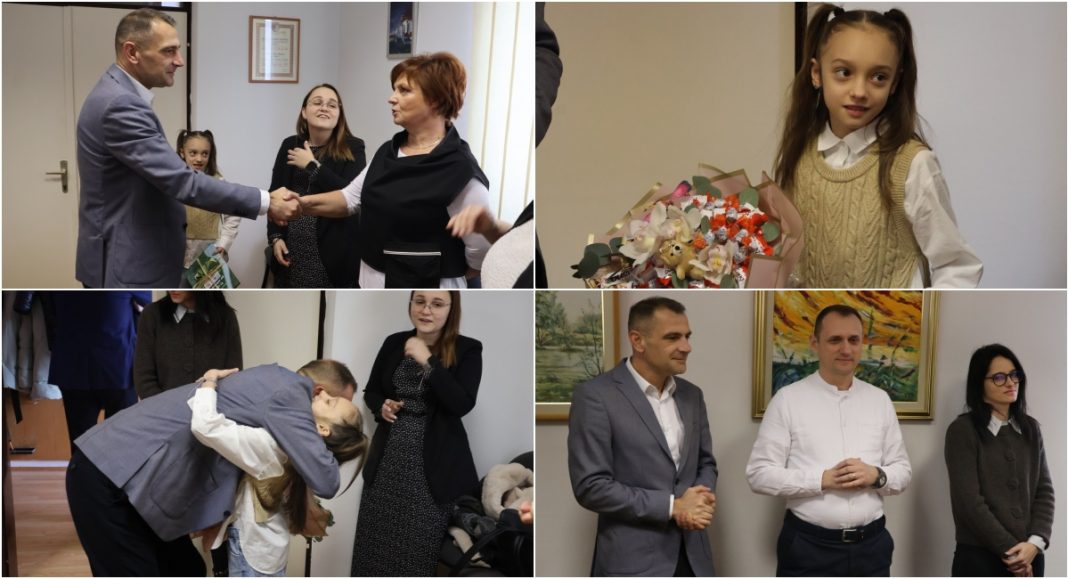 FOTO Župan Matija Posavec i načelnik Martin Srša čestitali pobjednici The Voice Kids Nikol Kutnjak BeFunky collage 2026 01 21T133752.794