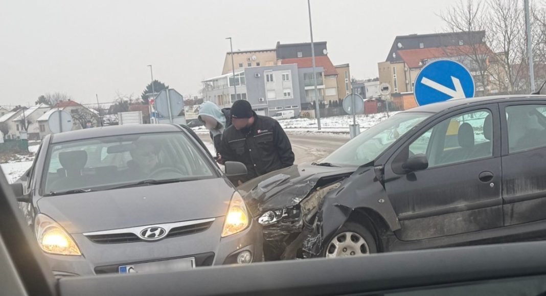 FOTO Prometna nesreća u Čakovcu – sudar dvaju osobnih vozila BeFunky collage 2026 01 21T162710.197