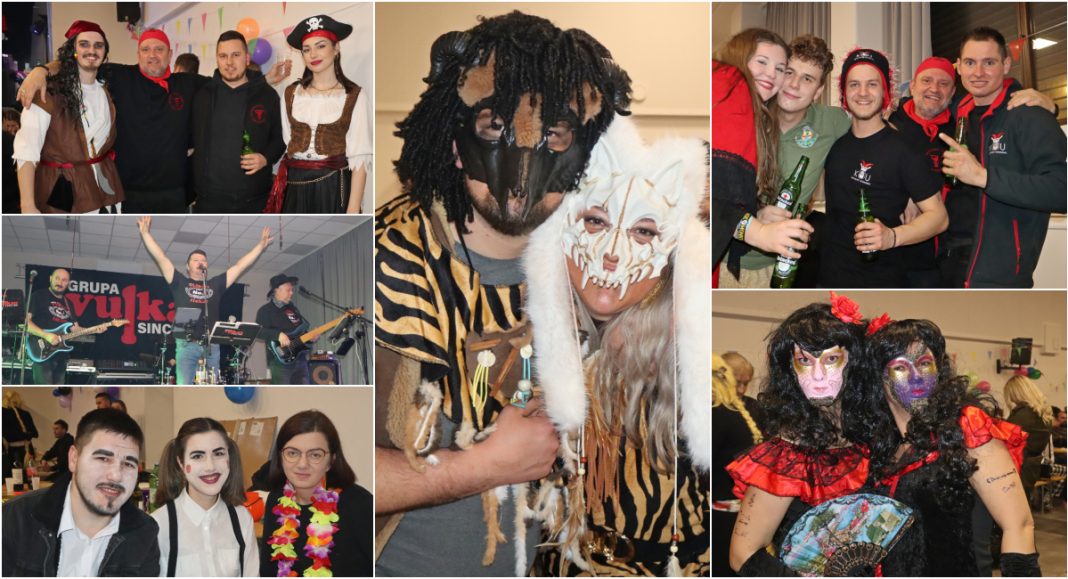 FOTO/VIDEO Fašničko veselje u Podturnu: ‘Bal pod maskama’ uz grupu Vulkan! GLAVNA