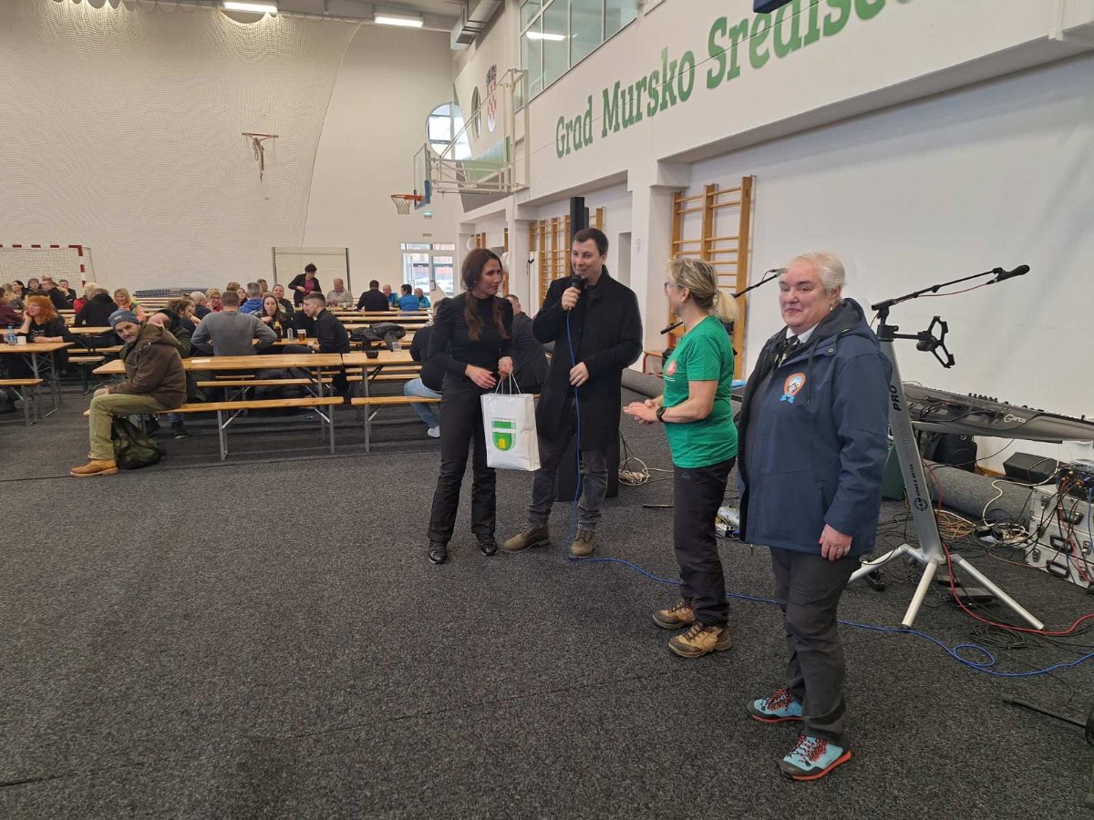 IMG 4b15212df94da8b1e46c8050b6eeb27b V