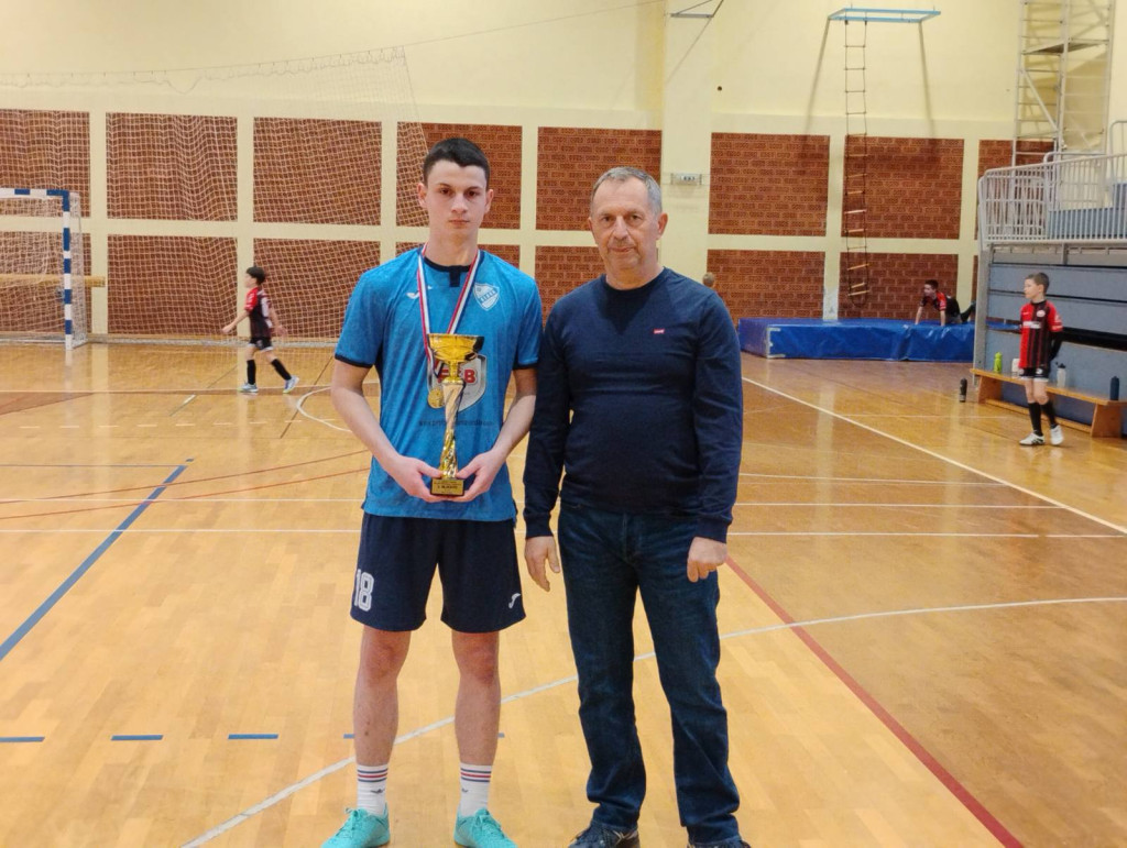 IMG 6711e7267f2fb090f0b3a1897414e36e V 1024x771