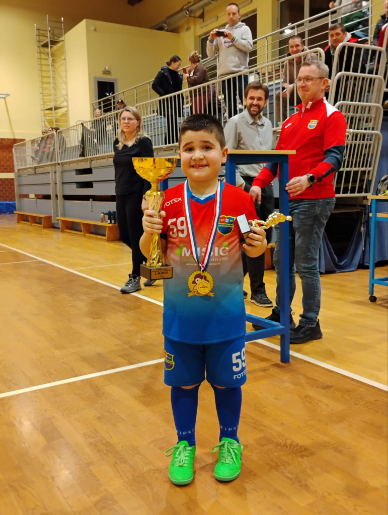 IMG a4ee45da96c737ff0abd8ad8cece7e63 V 771x1024