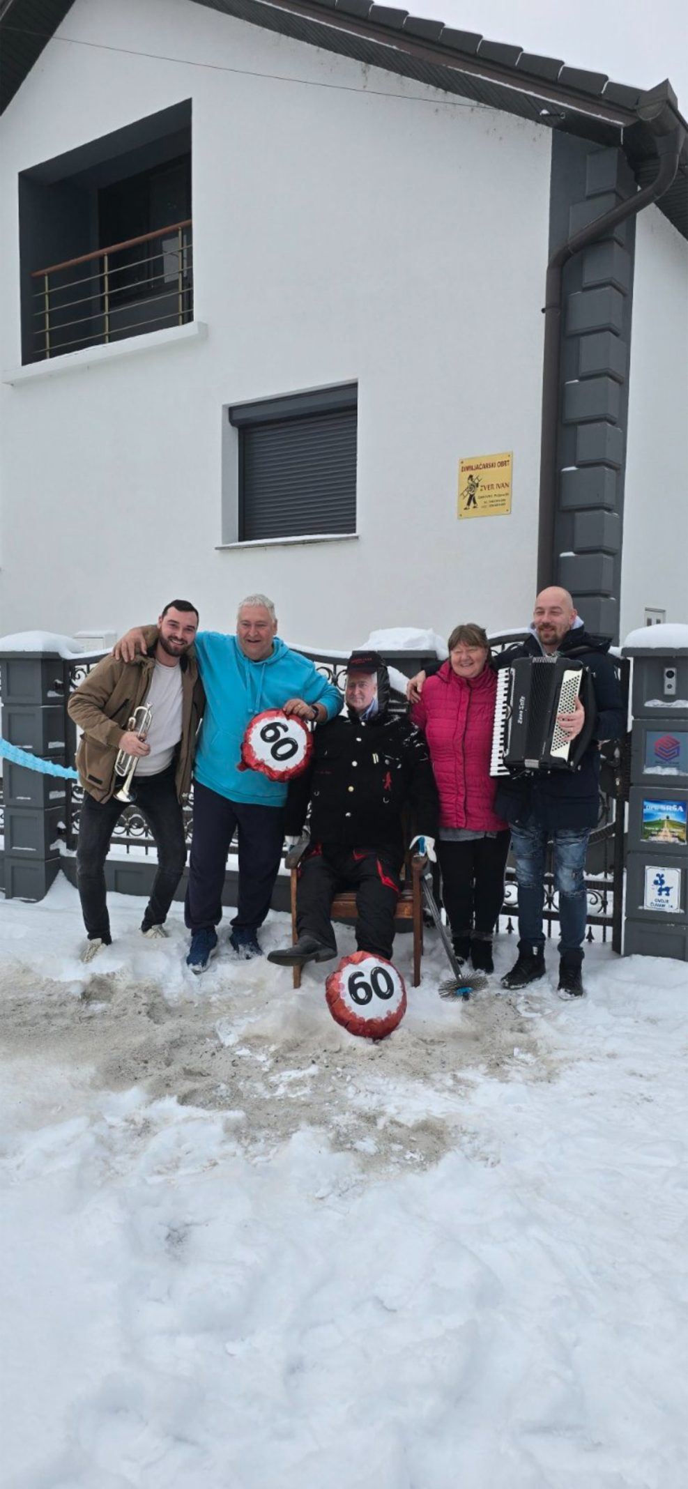 IMG f9cb3412baba5755c4bf1573070ee90b V