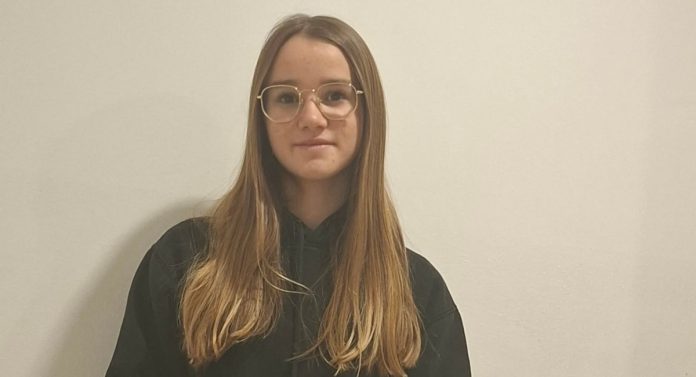 KIARA-STOLNITENIS-GLAVNA KIARA STOLNITENIS GLAVNA