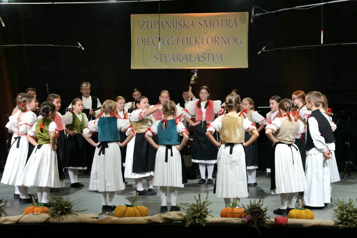 KUD Fijolica mali folkloraši (1)
