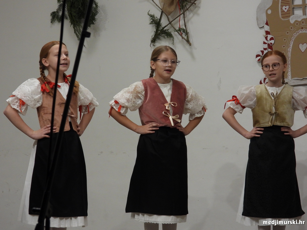 KUD Fijolica mali folkloraši (18)