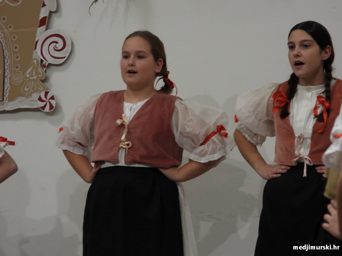 KUD Fijolica mali folkloraši (19)
