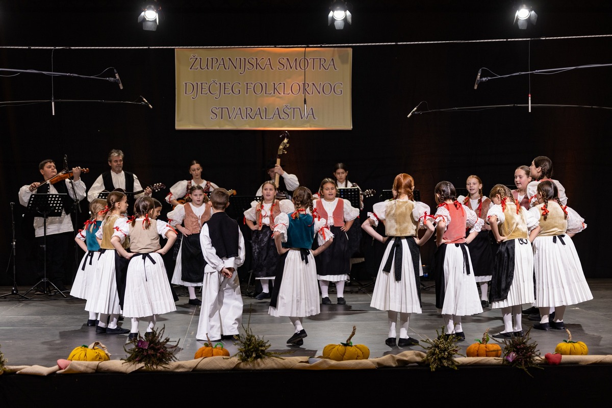 KUD Fijolica mali folkloraši (4)