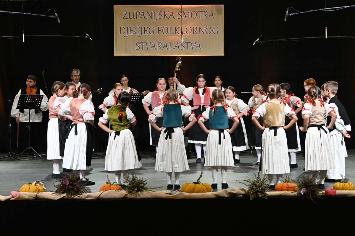 KUD Fijolica mali folkloraši (5)