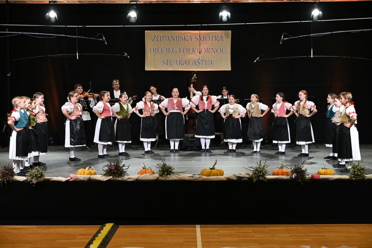 KUD Fijolica mali folkloraši (6)