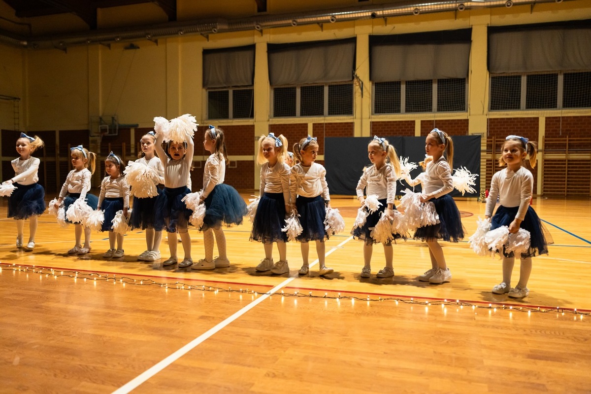 Mažoretkinje Male Subotice (13)