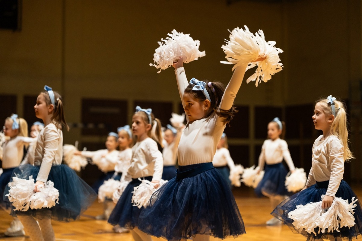 Mažoretkinje Male Subotice (2)