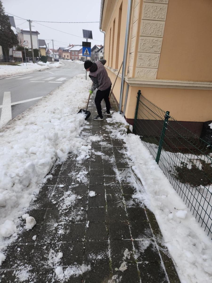 D195729b 772f 49ee 9cfe ddb5f70fbc81