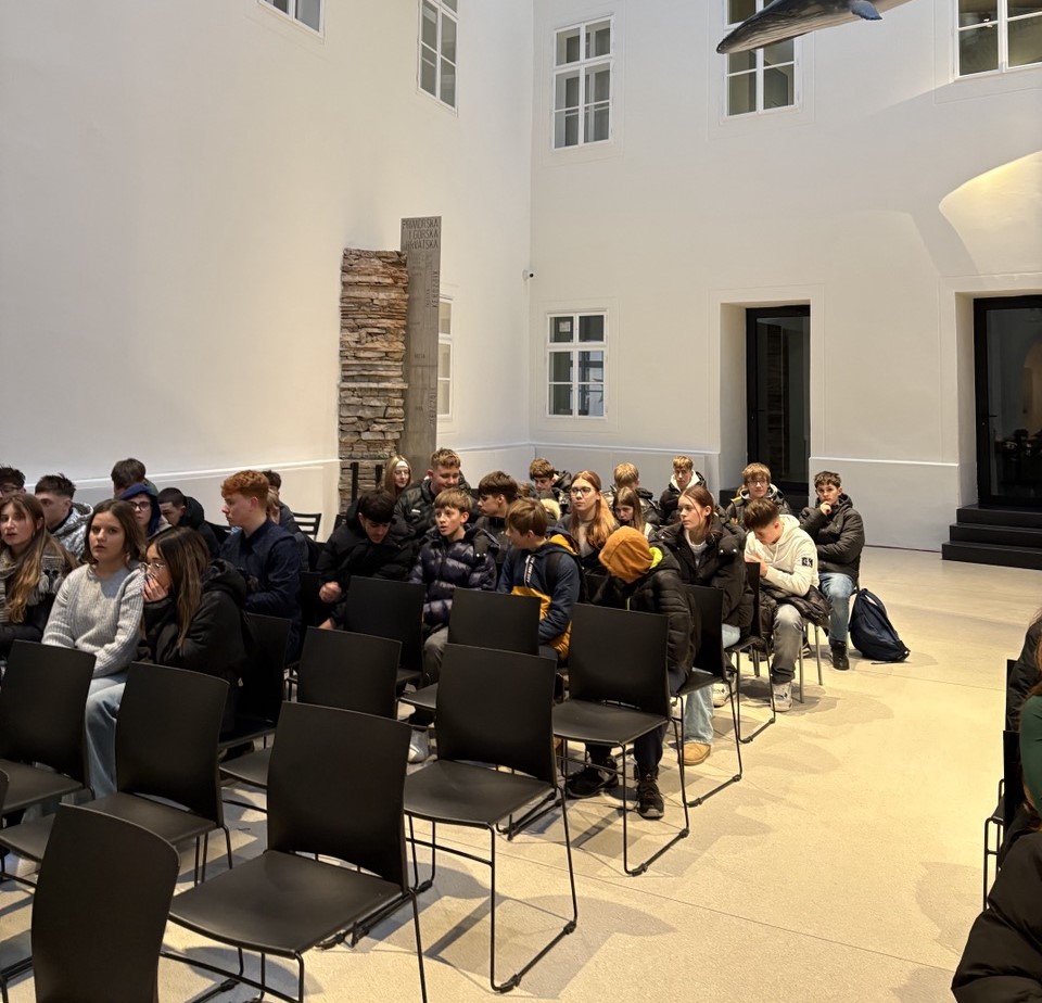 Učenici u prir muzeju