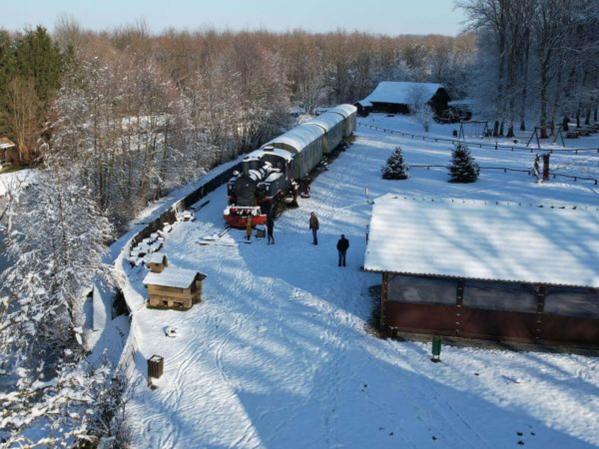 Vlak u snijegu naslovna 600 450 80 s c1