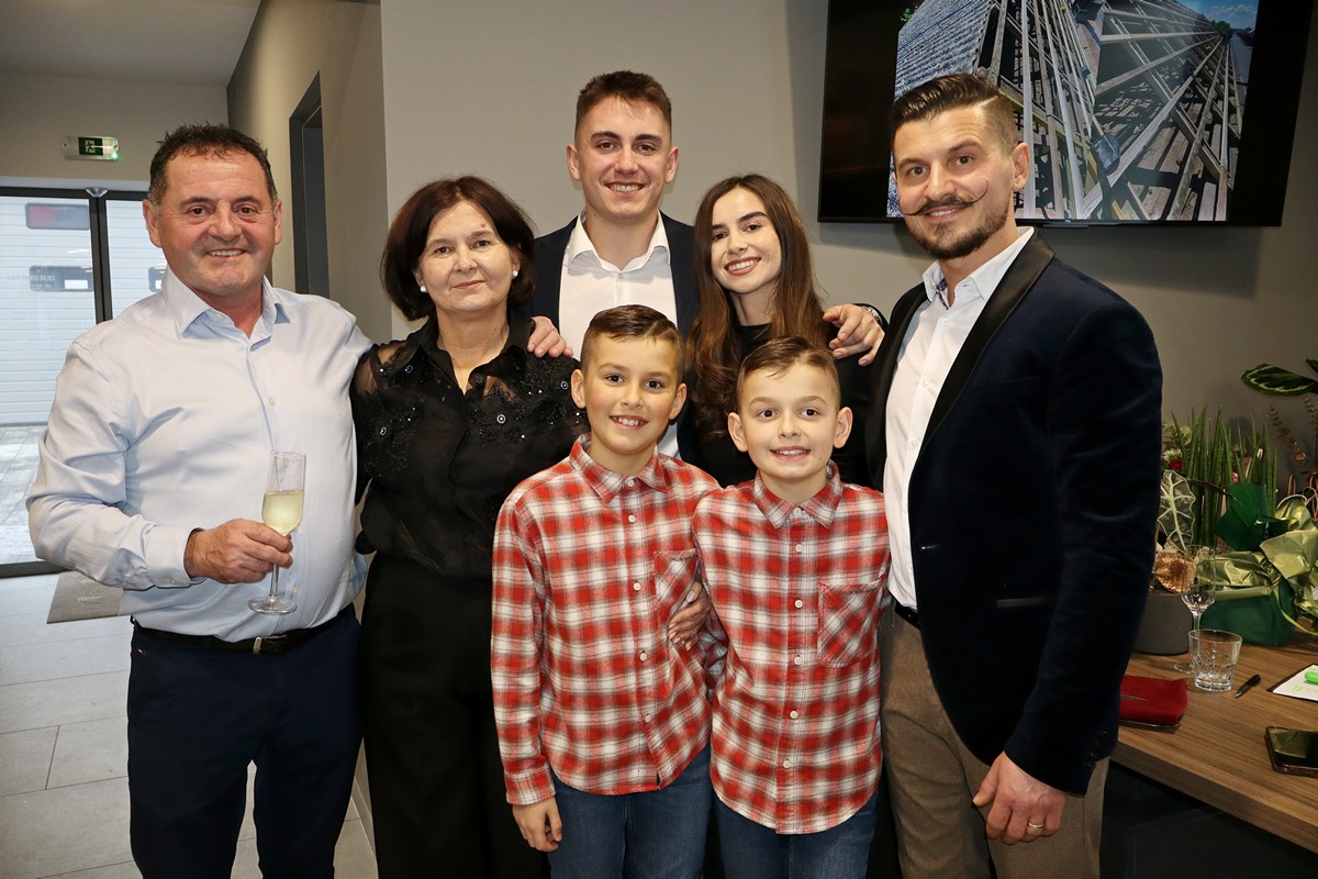 Za unutra 1 Obitelj Fileš