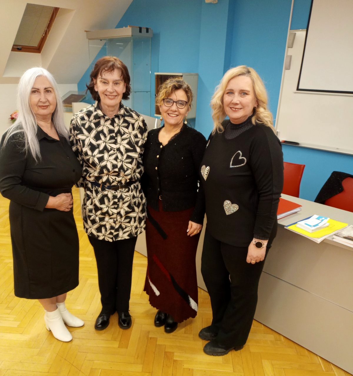 Za unutra 1 Stare i nove tajnice i predsjednice Marija Novak i Snežana Hižman, Sanja Rašan i Jadranka Cvek