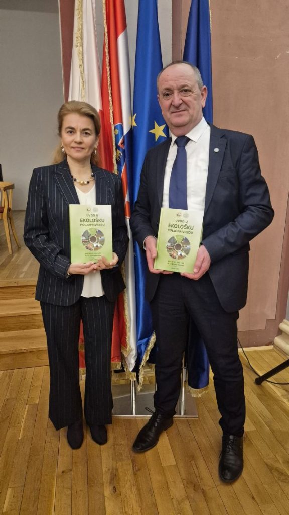 20260226 193802 web 576x1024
