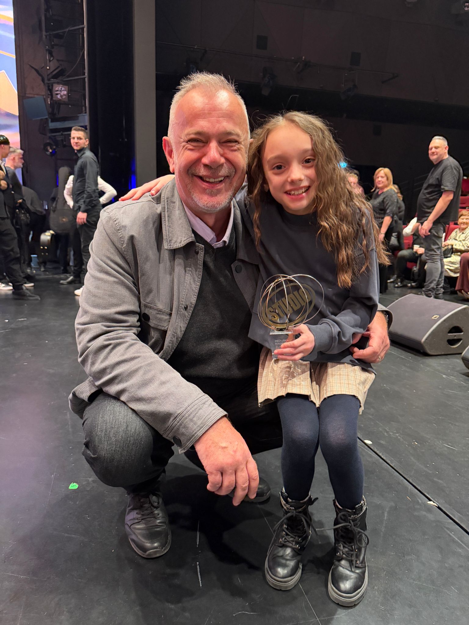 626920656 122106796071224910 1423851026361516773 n