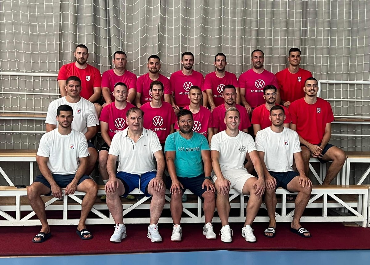Djelatnici A.c. Jesenovića s hrvatskim rukometašima