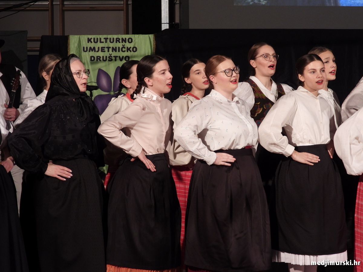 Korak po korak ruku pod ruku Orehovica (90)