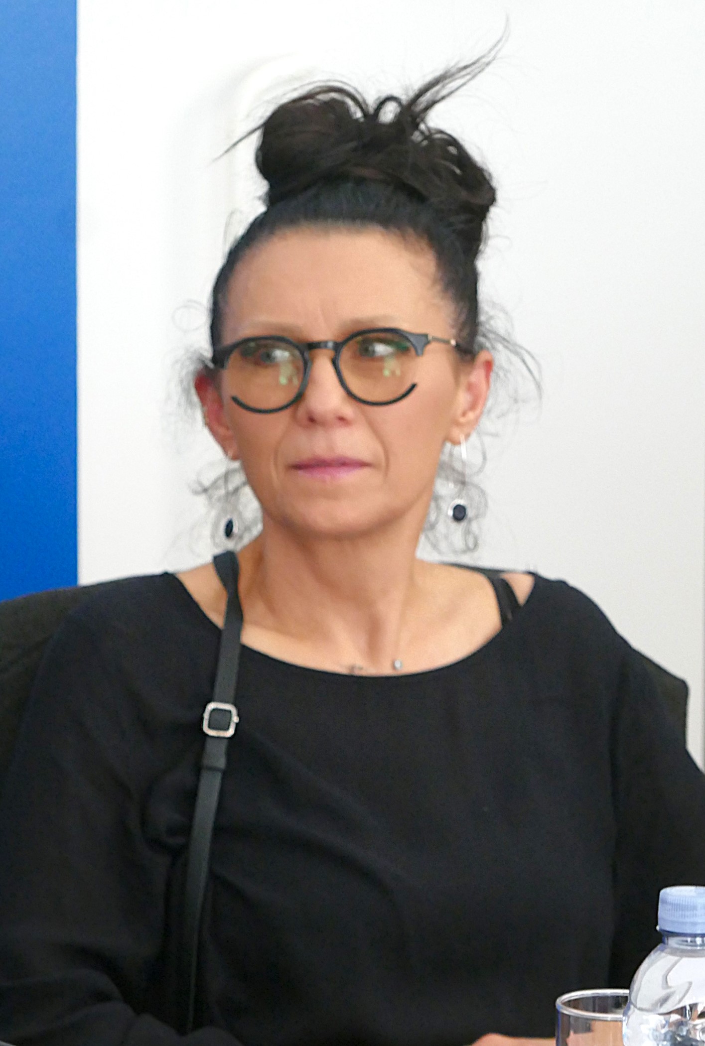 NASLOVNA DESNO Velina Novak P1210198