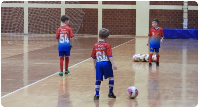 naslovna (4) Naslovna (4)