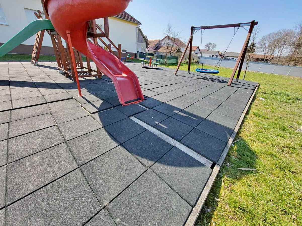 Dječje igralište Turčišće sramota (7)