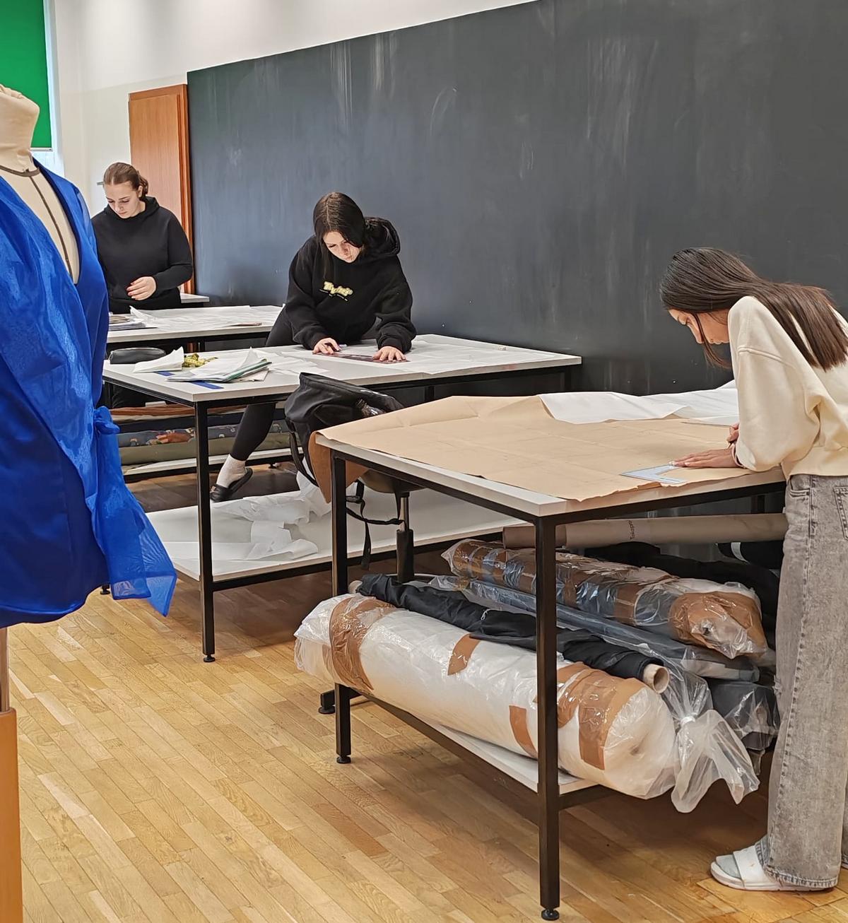 Gospodarska škola Čakovec sašila odjeću Pjevačkom zboru Grada Preloga (2)