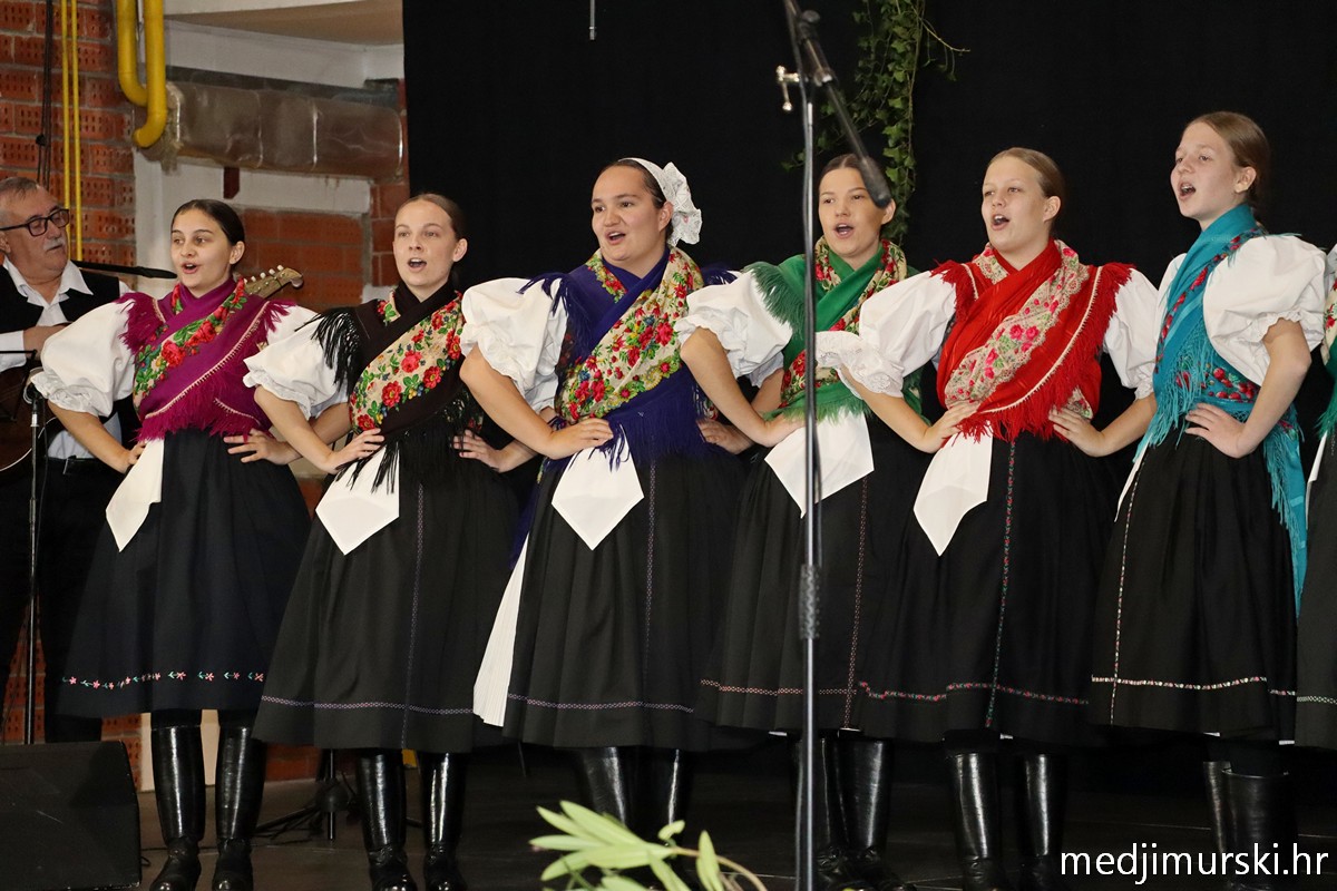 Memorijal Deca moja deca Donja Dubrava (18) (1)