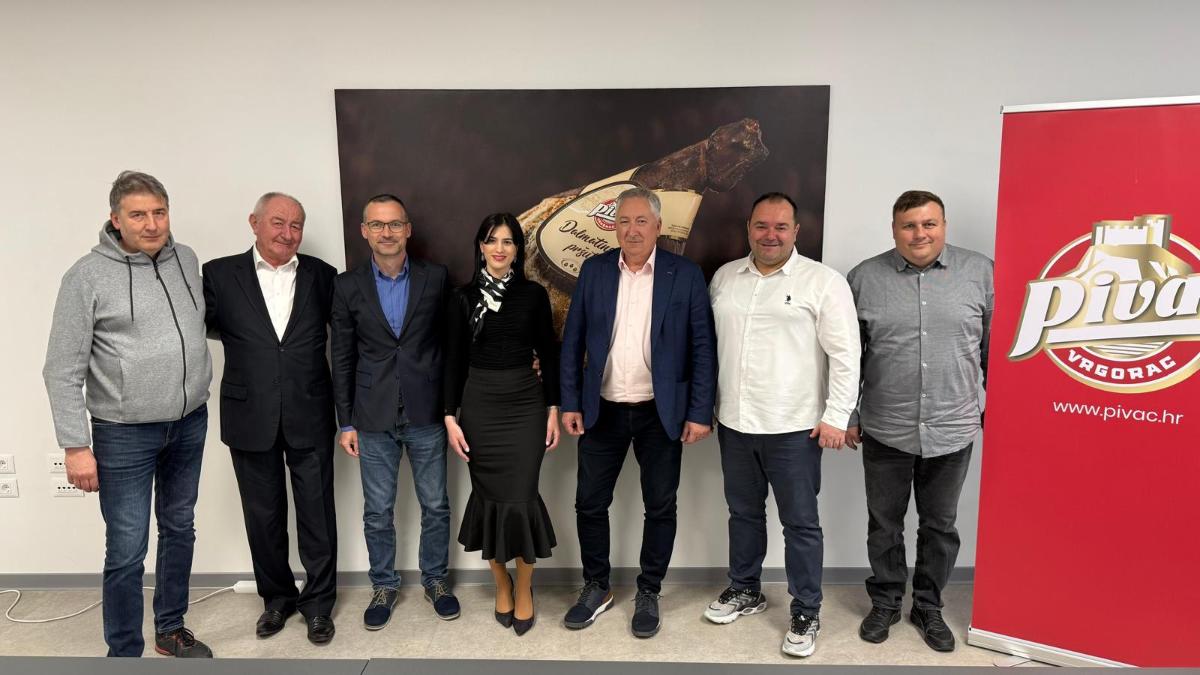Potpisani Kolektivni ugovori u mesnim industrijama Pivac i Vajda