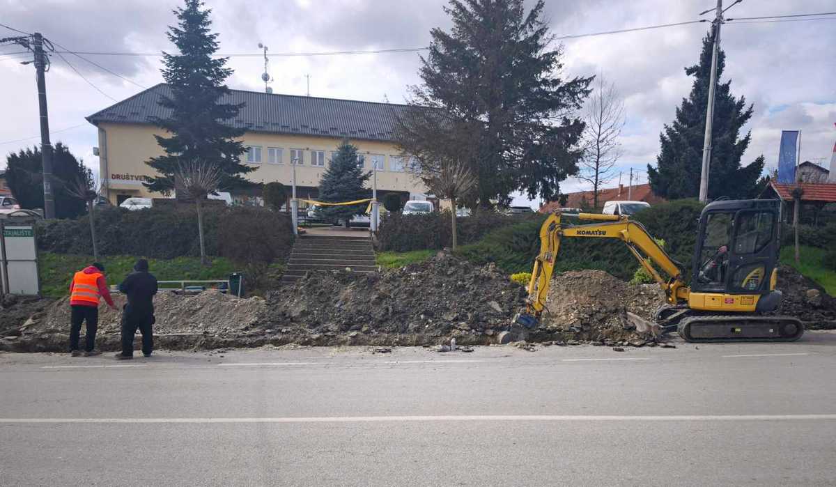 Pukla cijev Belica (2)