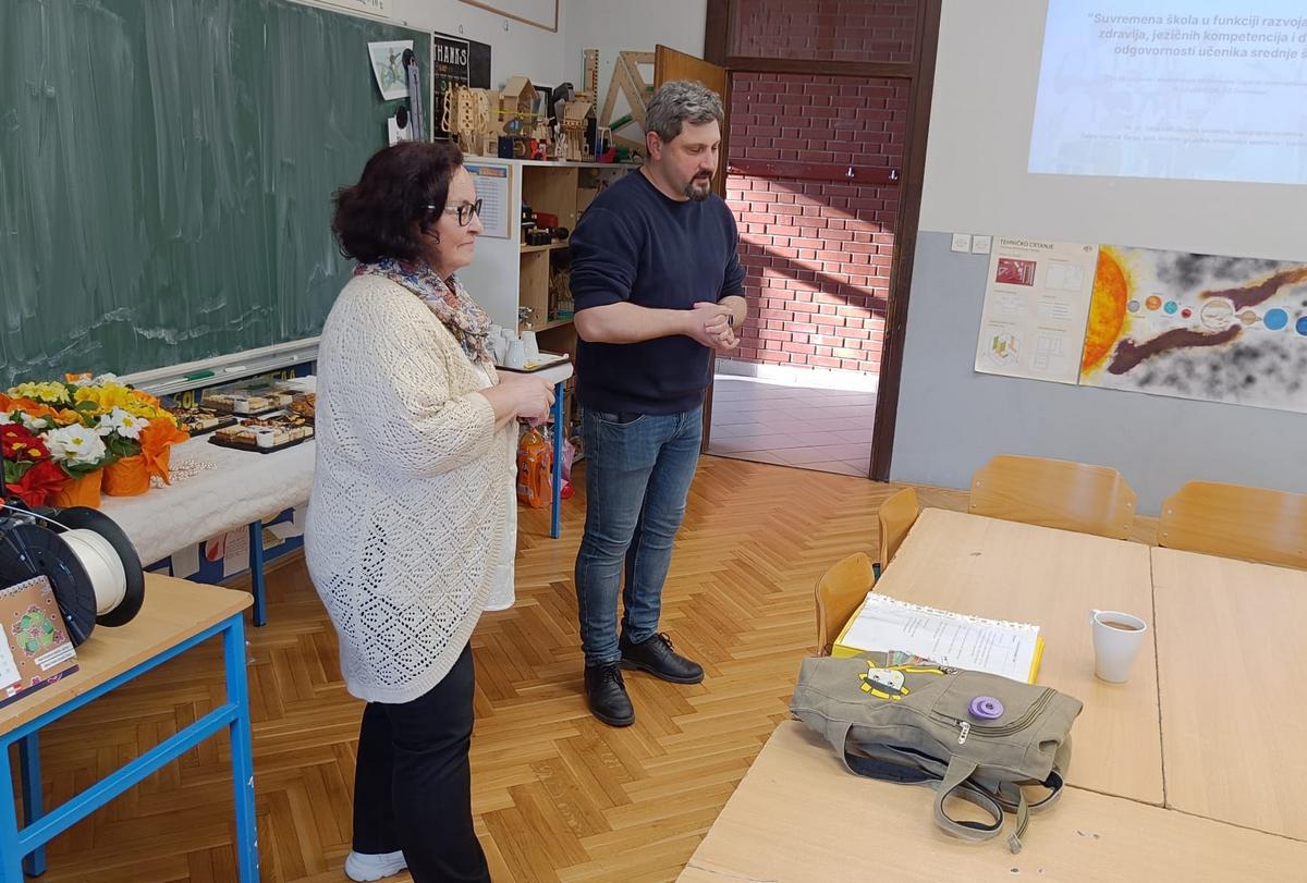 Ravnatelj OŠ Domašinec Dario Šincek i Srebrenka Pongrac