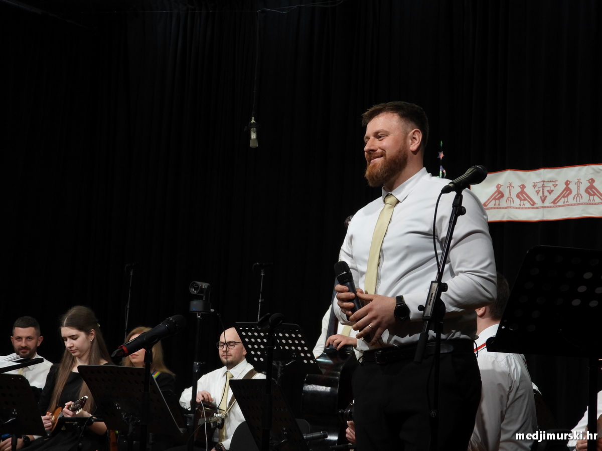 Tamburaški orkestar KUU Zvon (23)