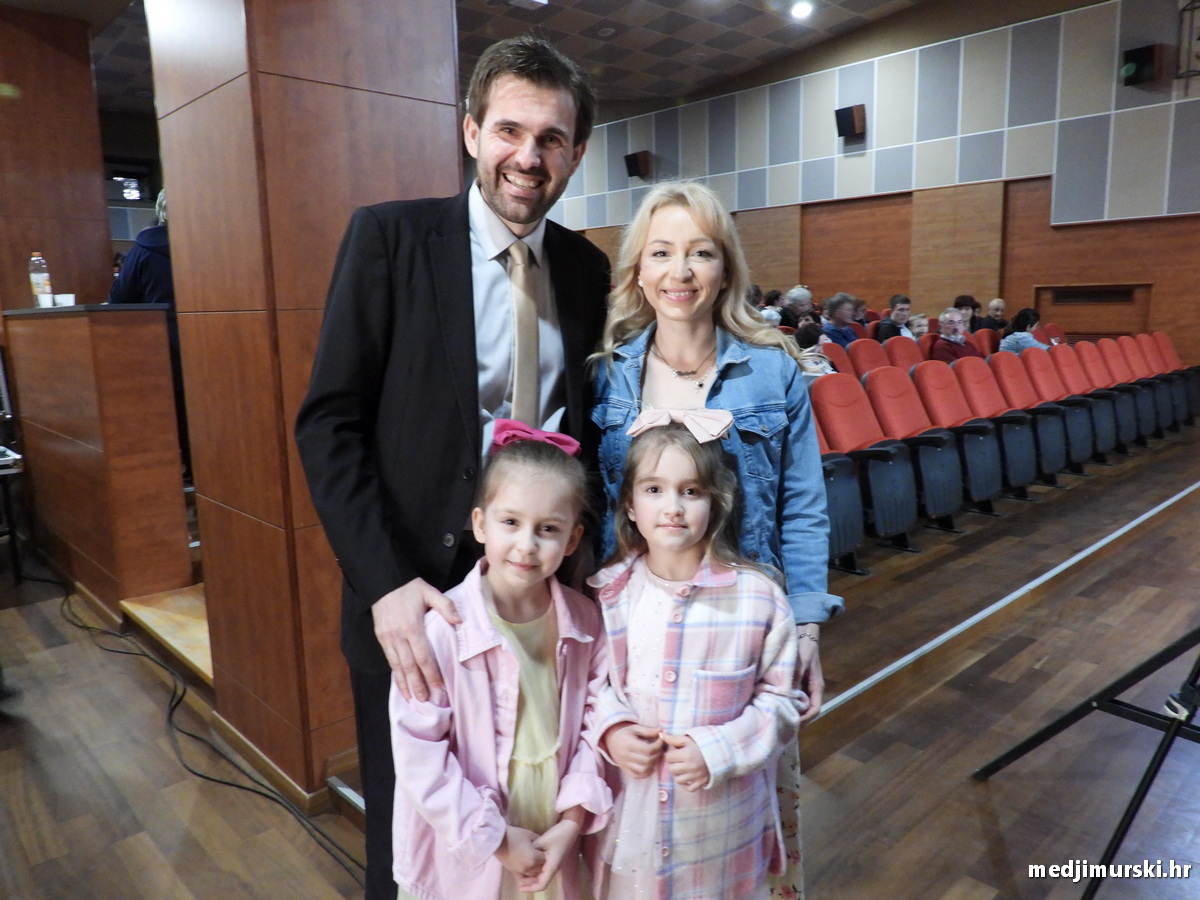 Tamburaški orkestar KUU Zvon (3)