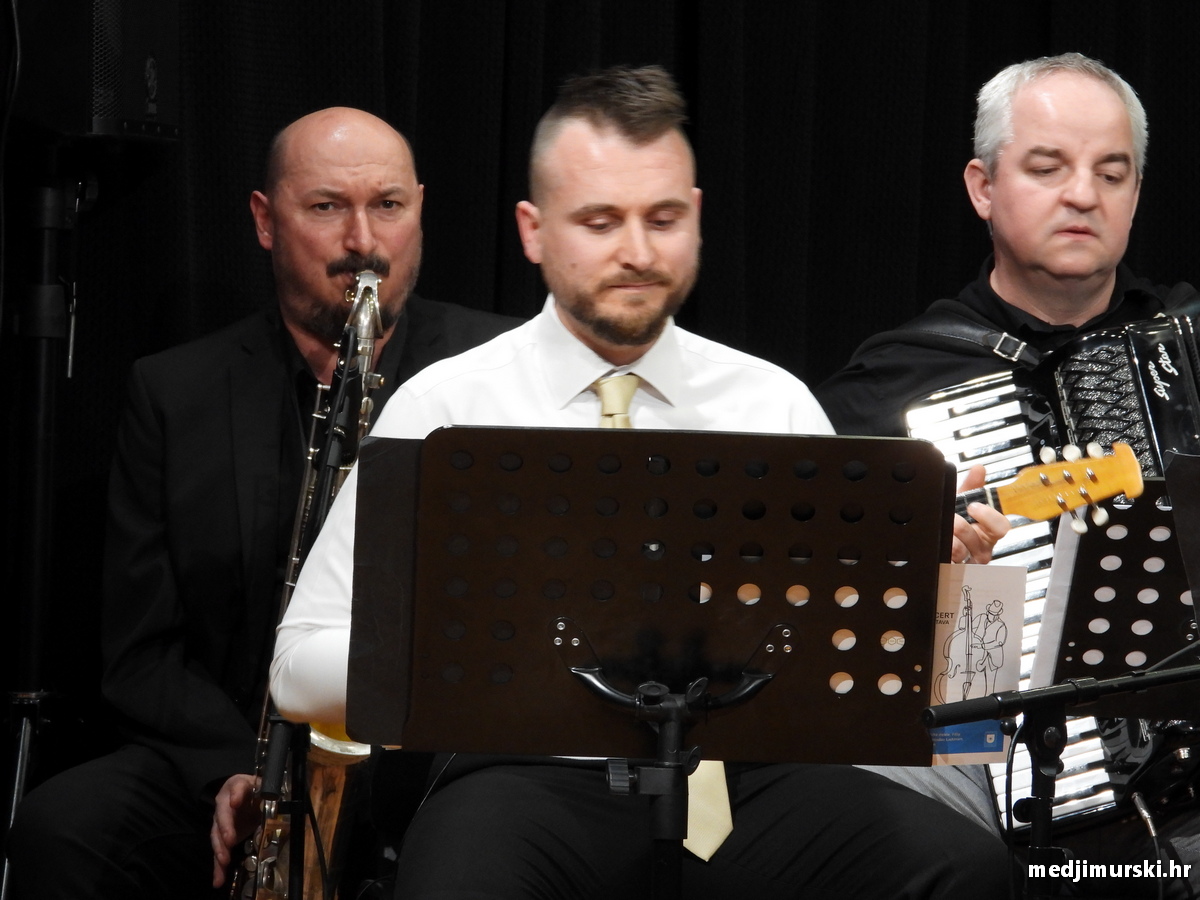 Tamburaški orkestar KUU Zvon (38)
