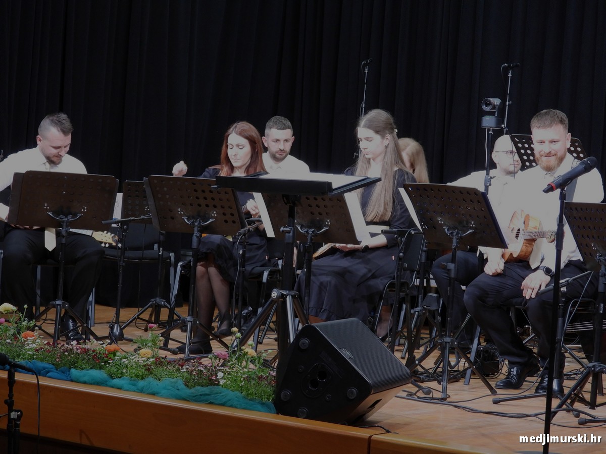 Tamburaški orkestar KUU Zvon (50)