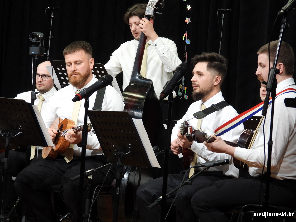 Tamburaški orkestar KUU Zvon (52)