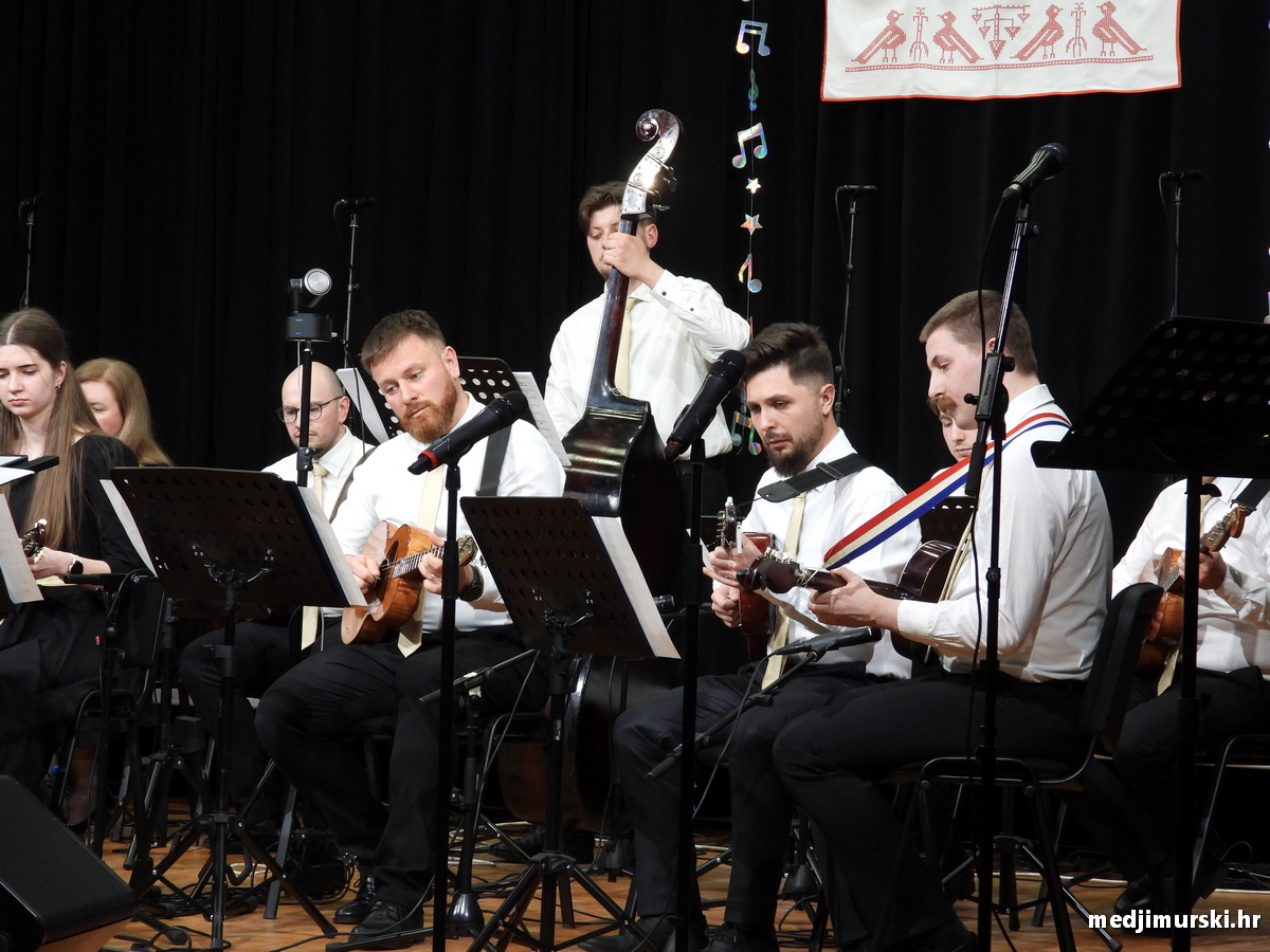 Tamburaški orkestar KUU Zvon (53)