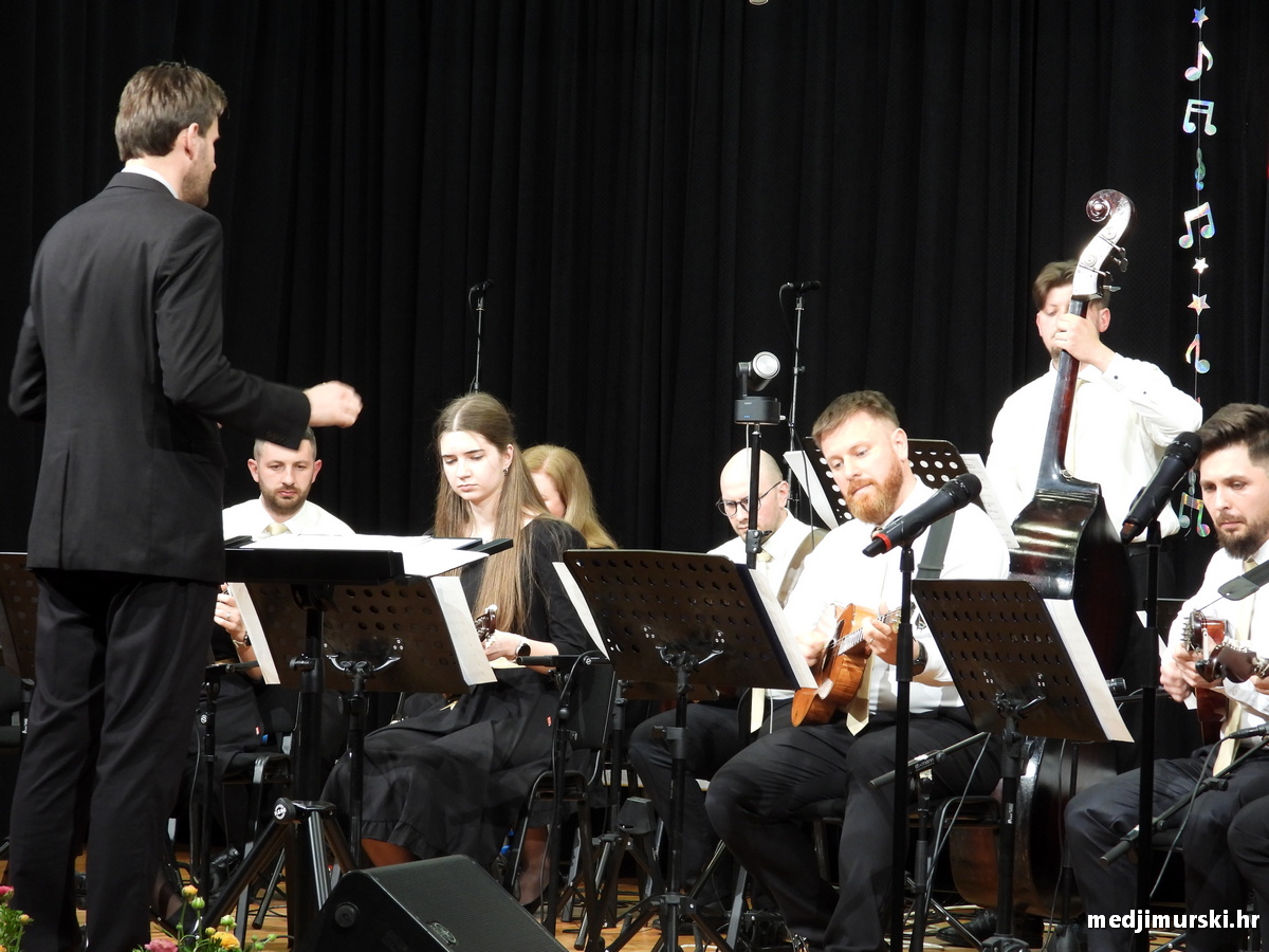 Tamburaški orkestar KUU Zvon (54)