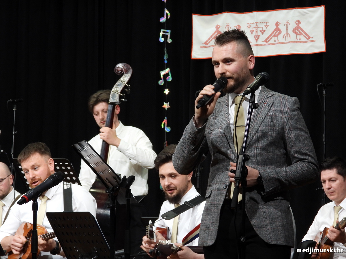Tamburaški orkestar KUU Zvon (58)
