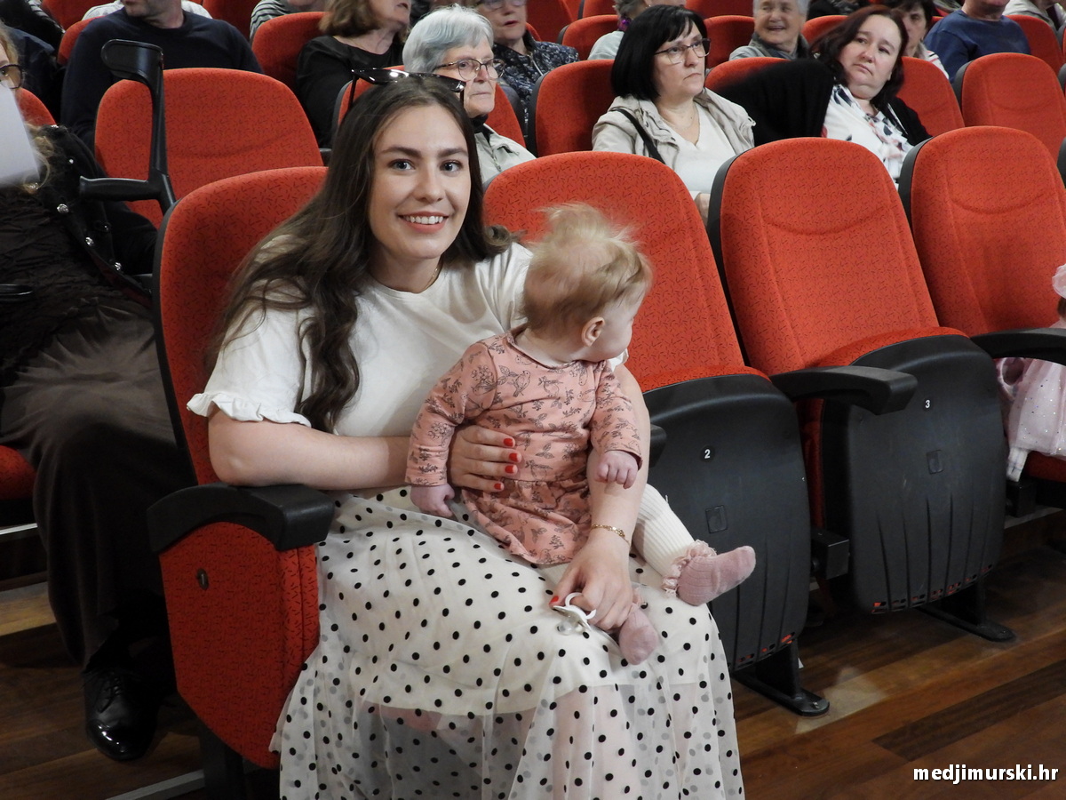 Tamburaški orkestar KUU Zvon (6)