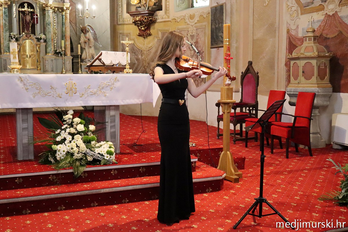 Dječji crkveni zbor Marijina djeca koncert 5 godina (8)