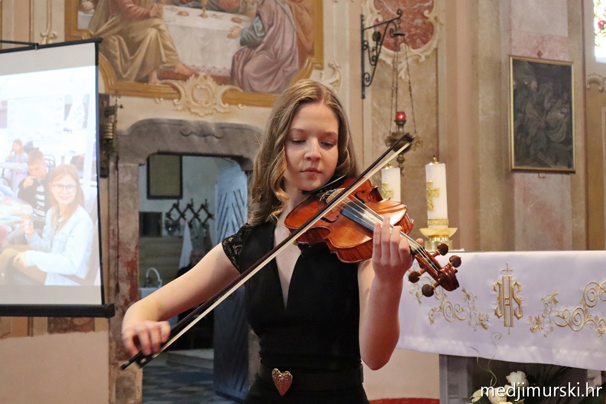 Dječji crkveni zbor Marijina djeca koncert 5 godina (9)