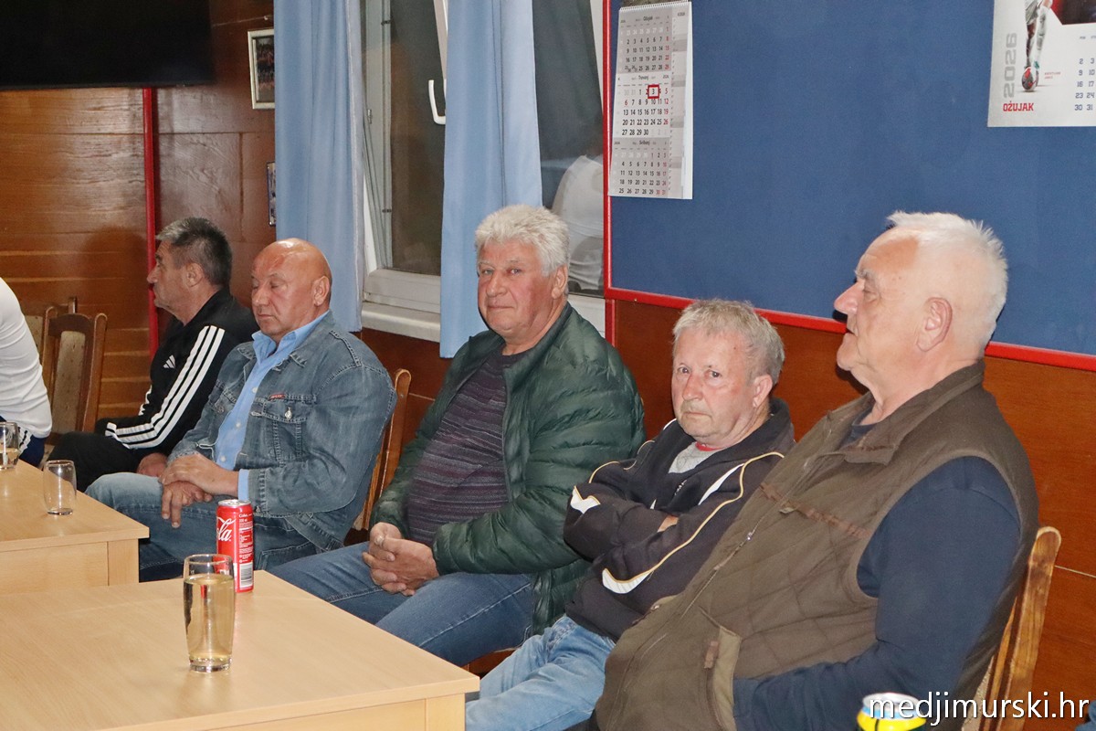 Nogometaši skupština (2)
