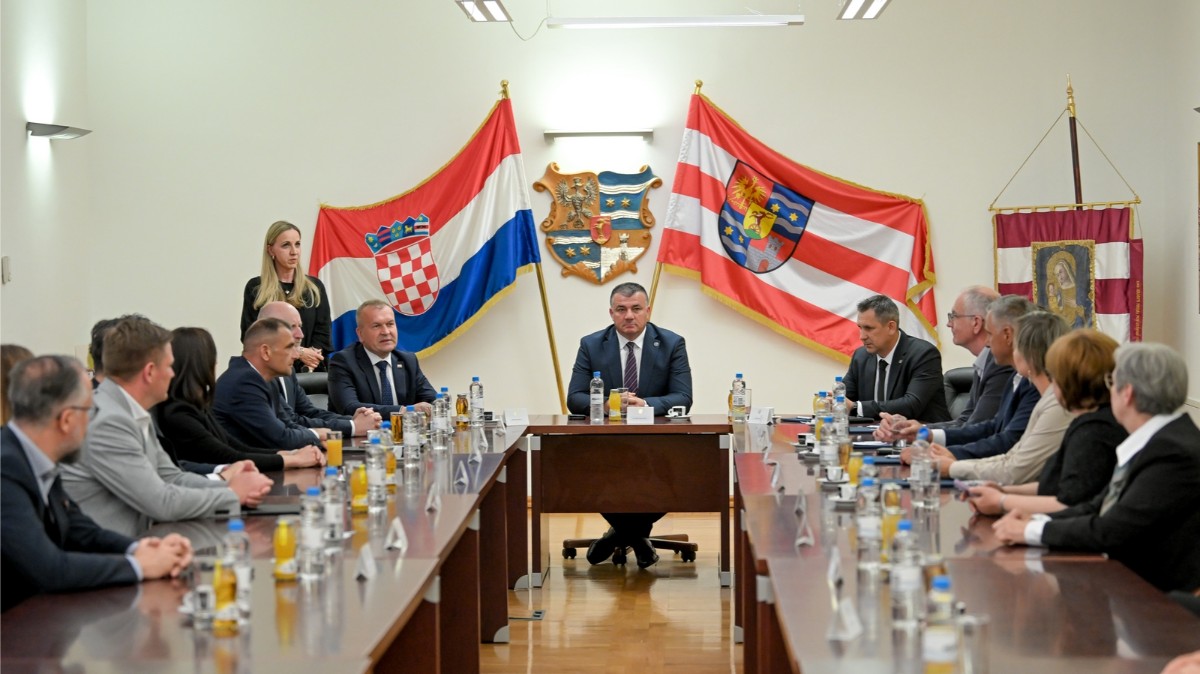 Obrtnici potpisivanje ugovora