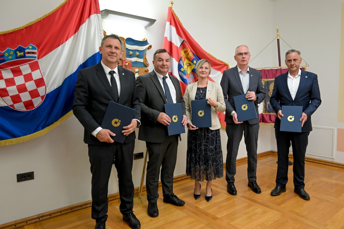 Obrtnici potpisivanje ugovora