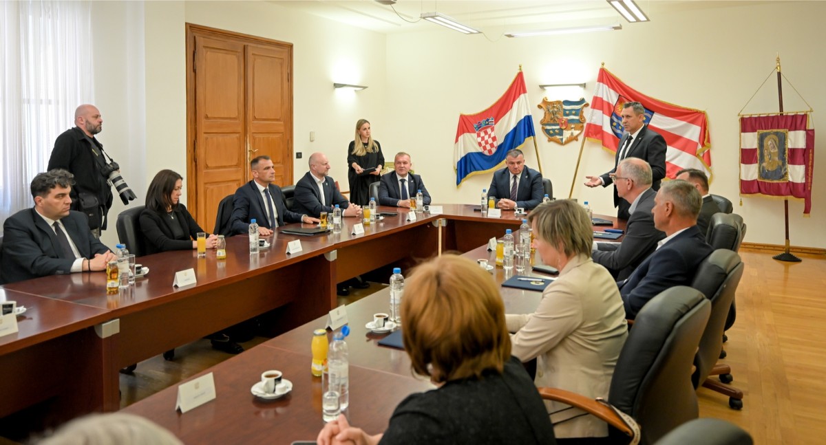 Obrtnici potpisivanje ugovora